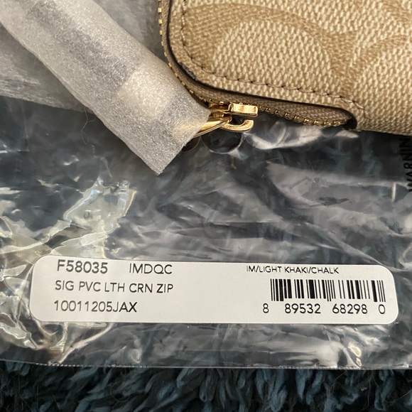 Coach Wristlet/wallet - Picture 7 of 11